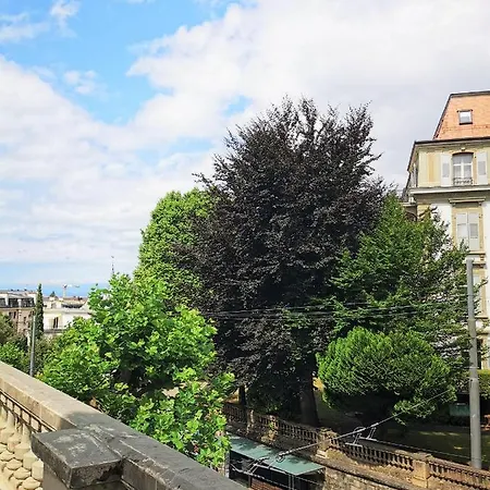 Very Spacious Big Terrasse In The Center Near The Train Station * Lausanne